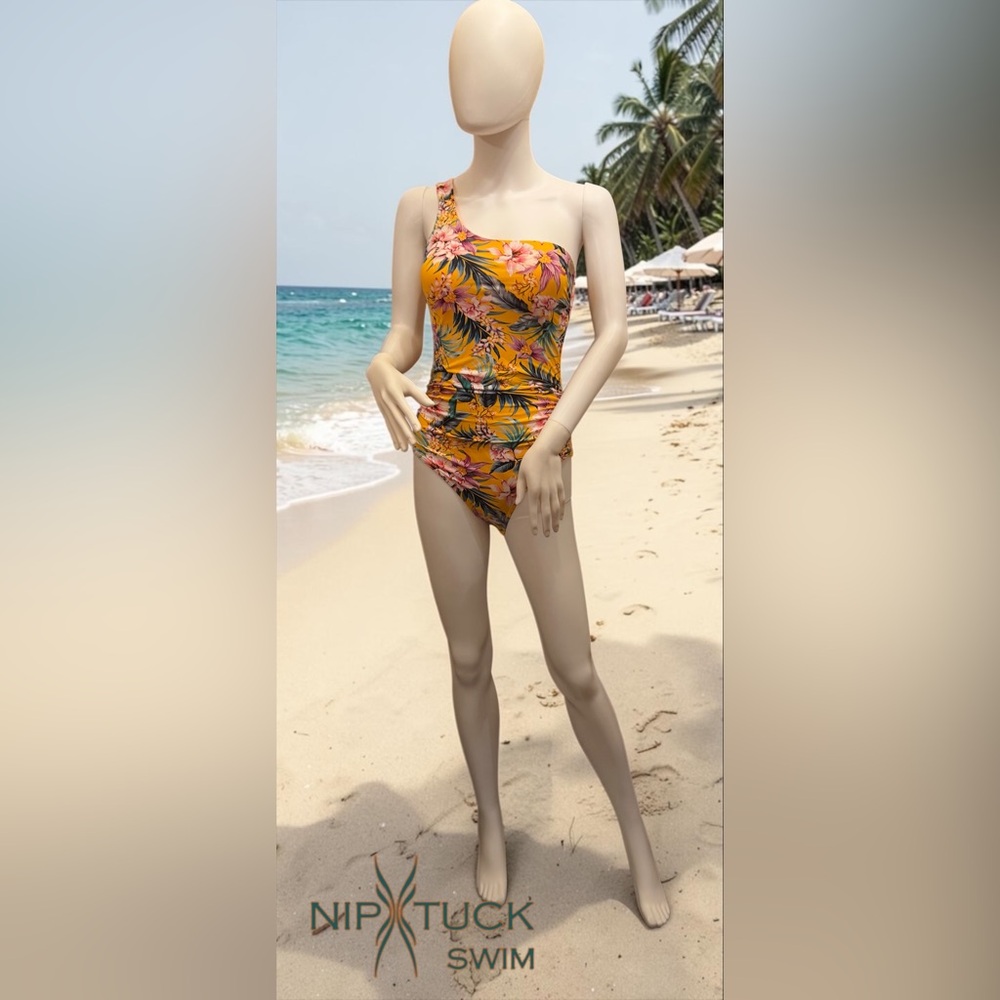 Size 6 Nip Tuck Rhonda One Shoulder Swimsuit in a tropical floral print NWT!